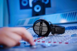 beyerdynamic DT 990 PRO Over-Ear Studio Headphones