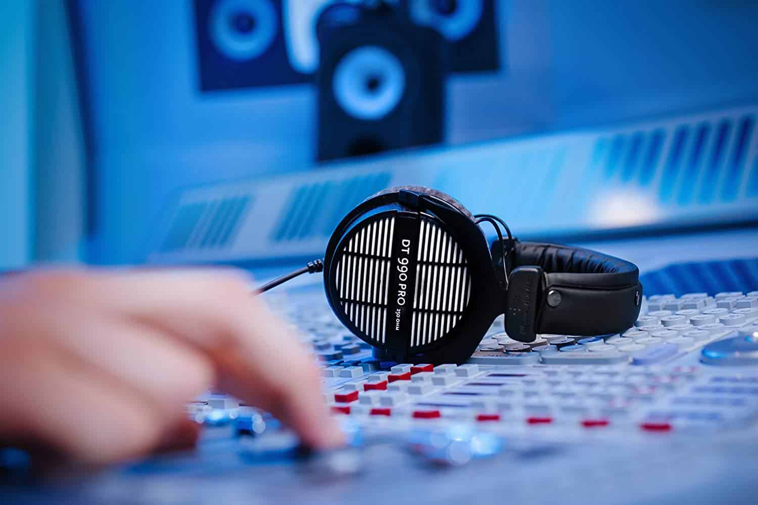 beyerdynamic DT 990 PRO Over-Ear Studio Headphones