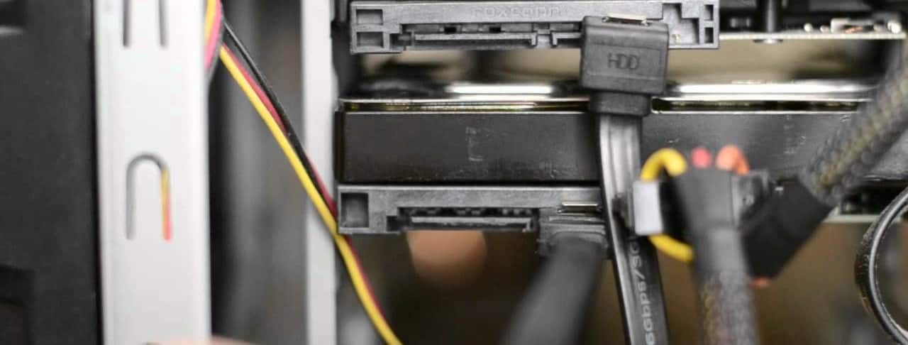 connecting cd rom to mother board