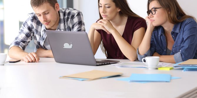 students using macbook