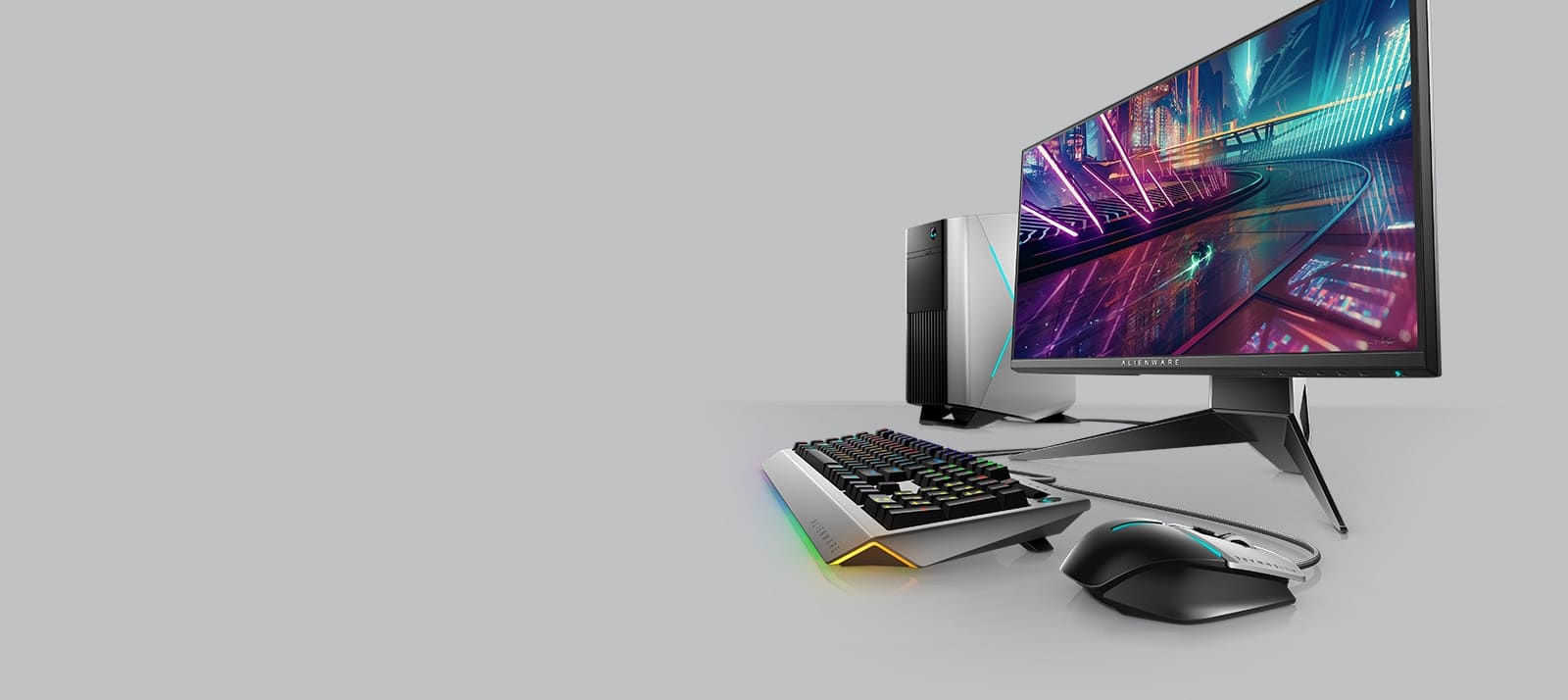 Alienware Aurora R8 next to monitor keyboard and mouse