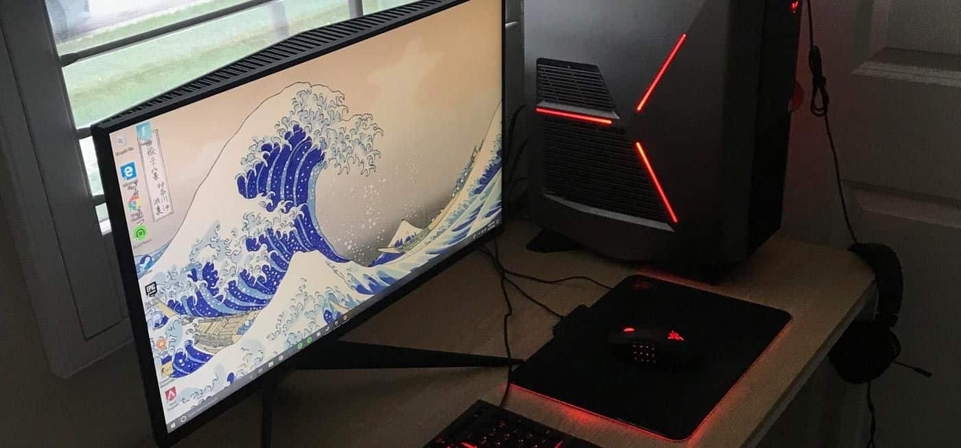 Alienware Aurora R8 on the table