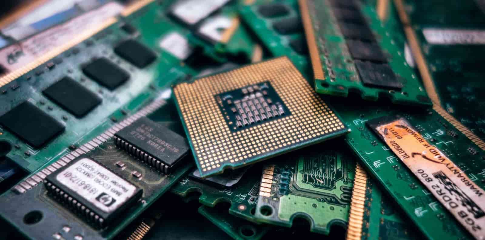 pile of ram sticks and cpus