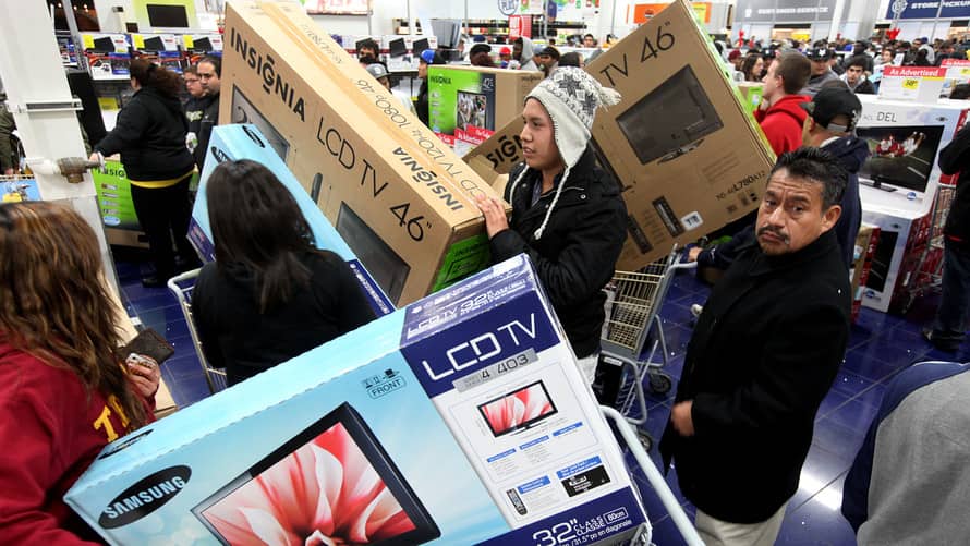 black friday shopper fighting for monitors and TVs